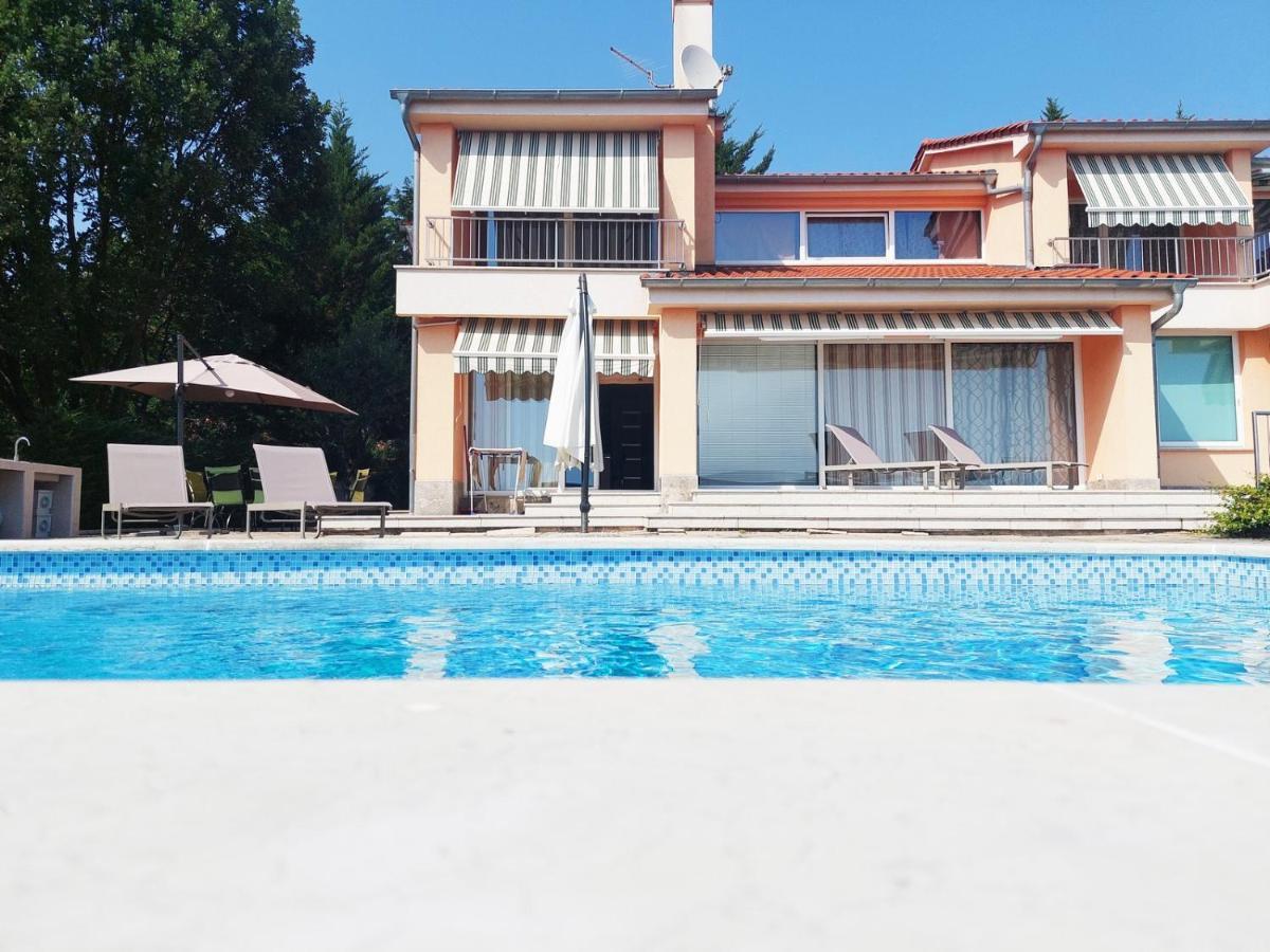 Apartments In Villa Azra Rijeka Exterior foto