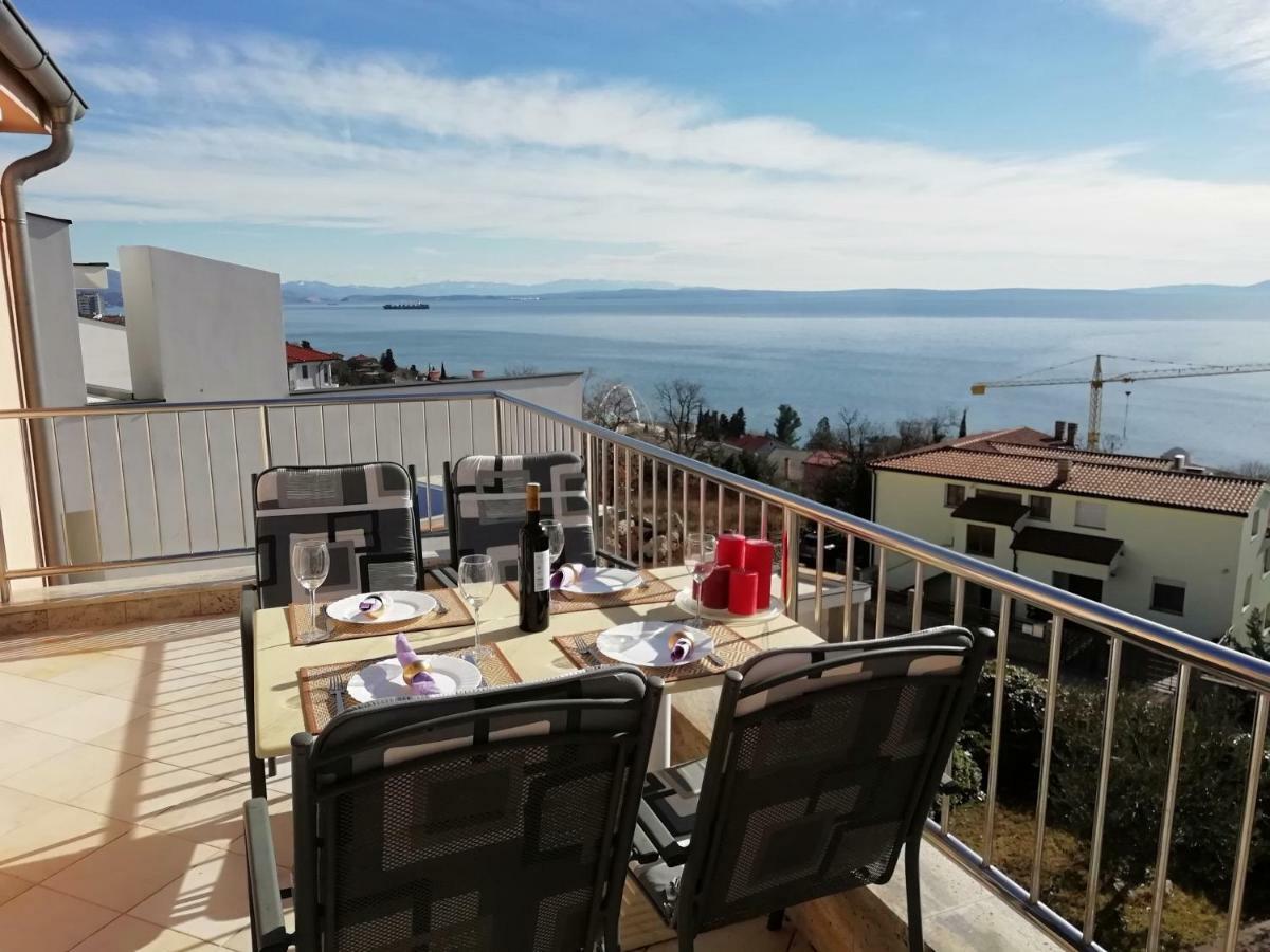 Apartments In Villa Azra Rijeka Exterior foto